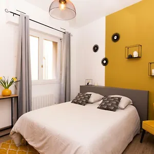 https://appartement-place-foch-centre-historique-vieux-rodez.midi-pyreneeshotels.com